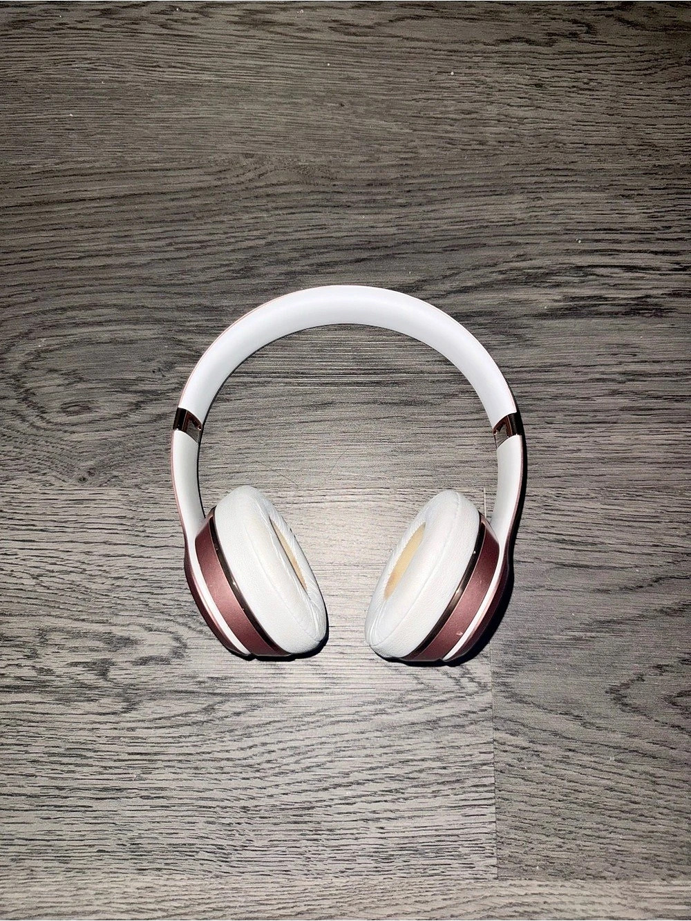 Beats Solo3 Wireless On-Ear Headphones Pink & White